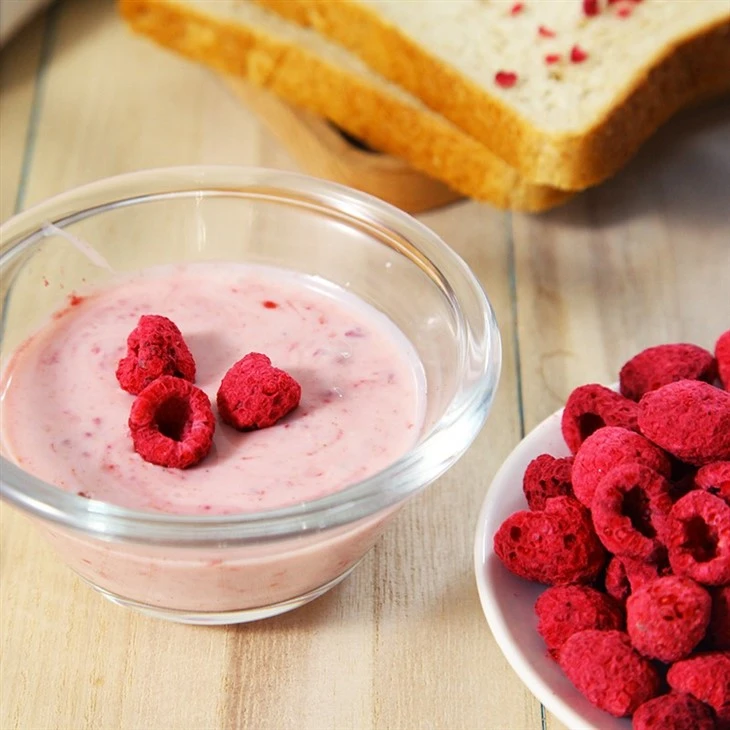 Dried Raspberry Pieces